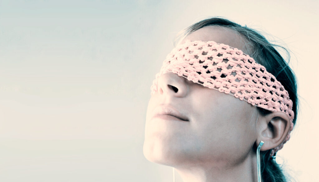 beli parfum online blind buy